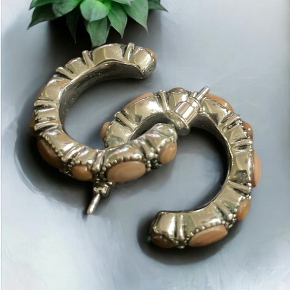 CHAPS hoop Post Earrings 7/8" Silver Tone Metal Multi
Tan Brown - Picture 2 of 10